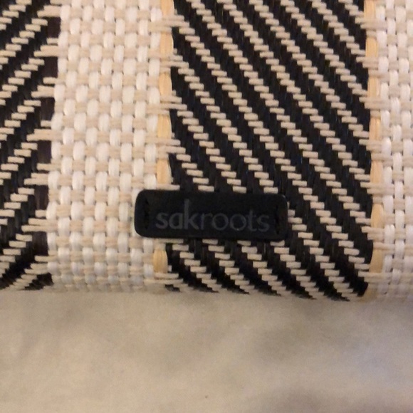 sakroots Woven Large Smart Phone Crossbody Bag Black & White Soulful Desert NWT - Picture 9 of 16